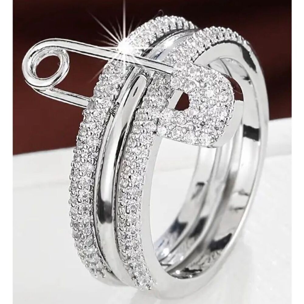 NWT Gorgeous Ring Sz 9 Silver Security Pin Ring!!